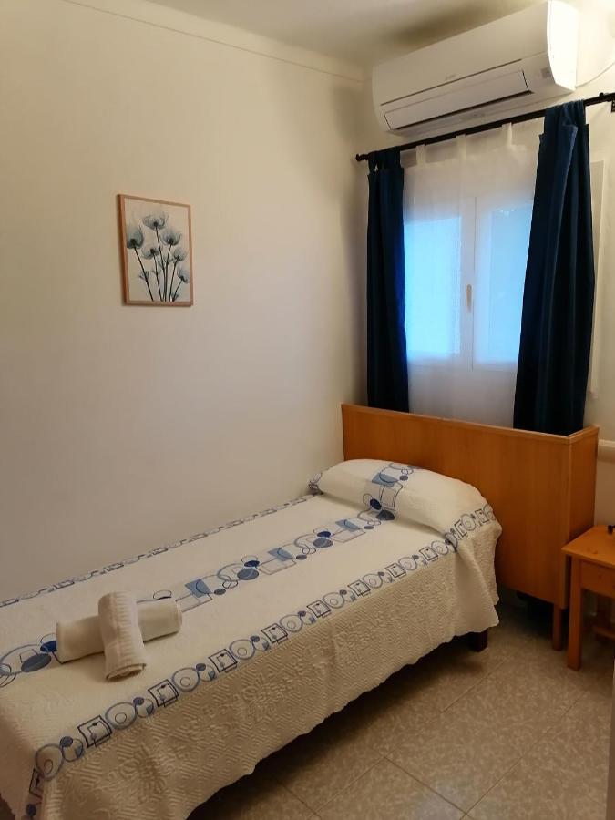 Hostal Pepe Сан Феран де сес Рокес Екстериор снимка