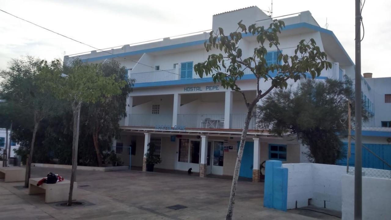 Hostal Pepe Сан Феран де сес Рокес Екстериор снимка