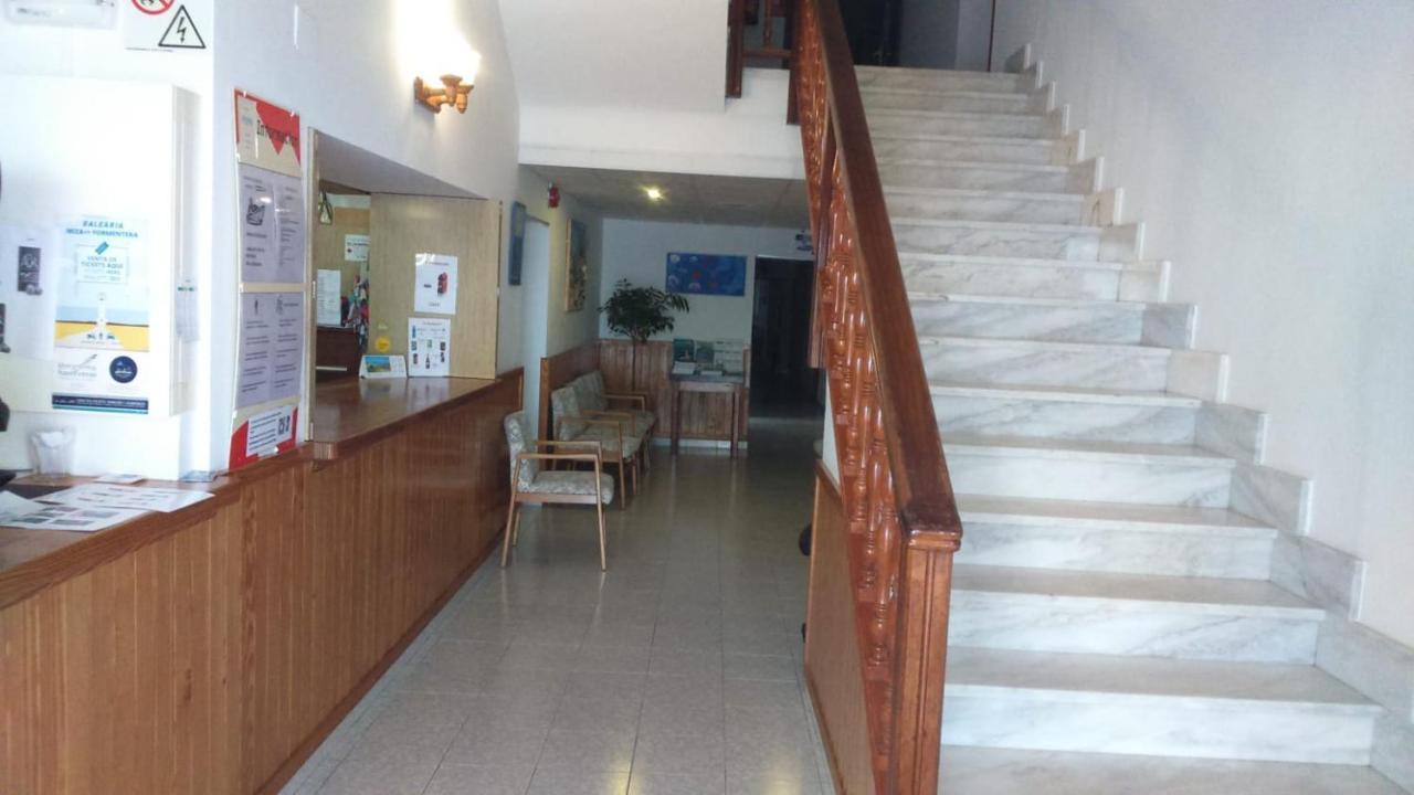 Hostal Pepe Сан Феран де сес Рокес Екстериор снимка